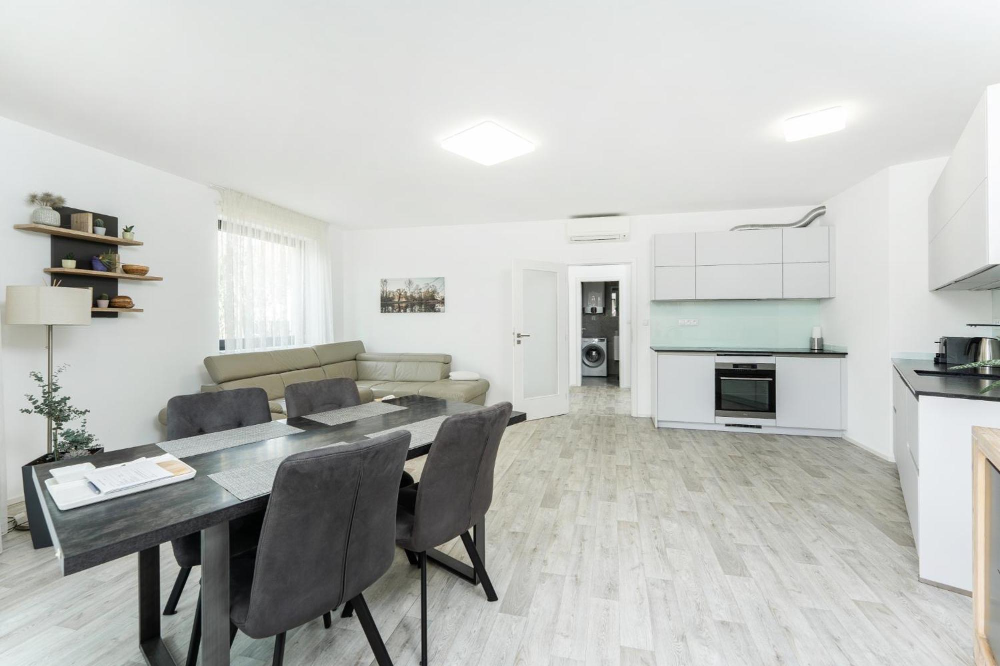Palm Garden Apartment 2 มิคูลอฟ ภายนอก รูปภาพ